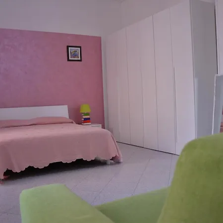 Lorenzo Quarto em Acomodações Particulares